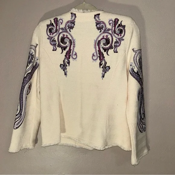 Embroidered White and Purple paisley tapestry Jacket with silver buttons - Picture 3 of 5